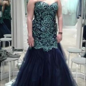 Prom/graduation dress